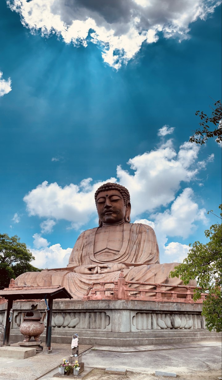 聚楽園　神々しい大仏